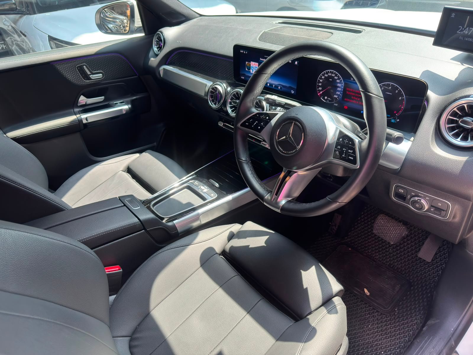 Mercedes-Benz GLB180 Progressive Line photo 7